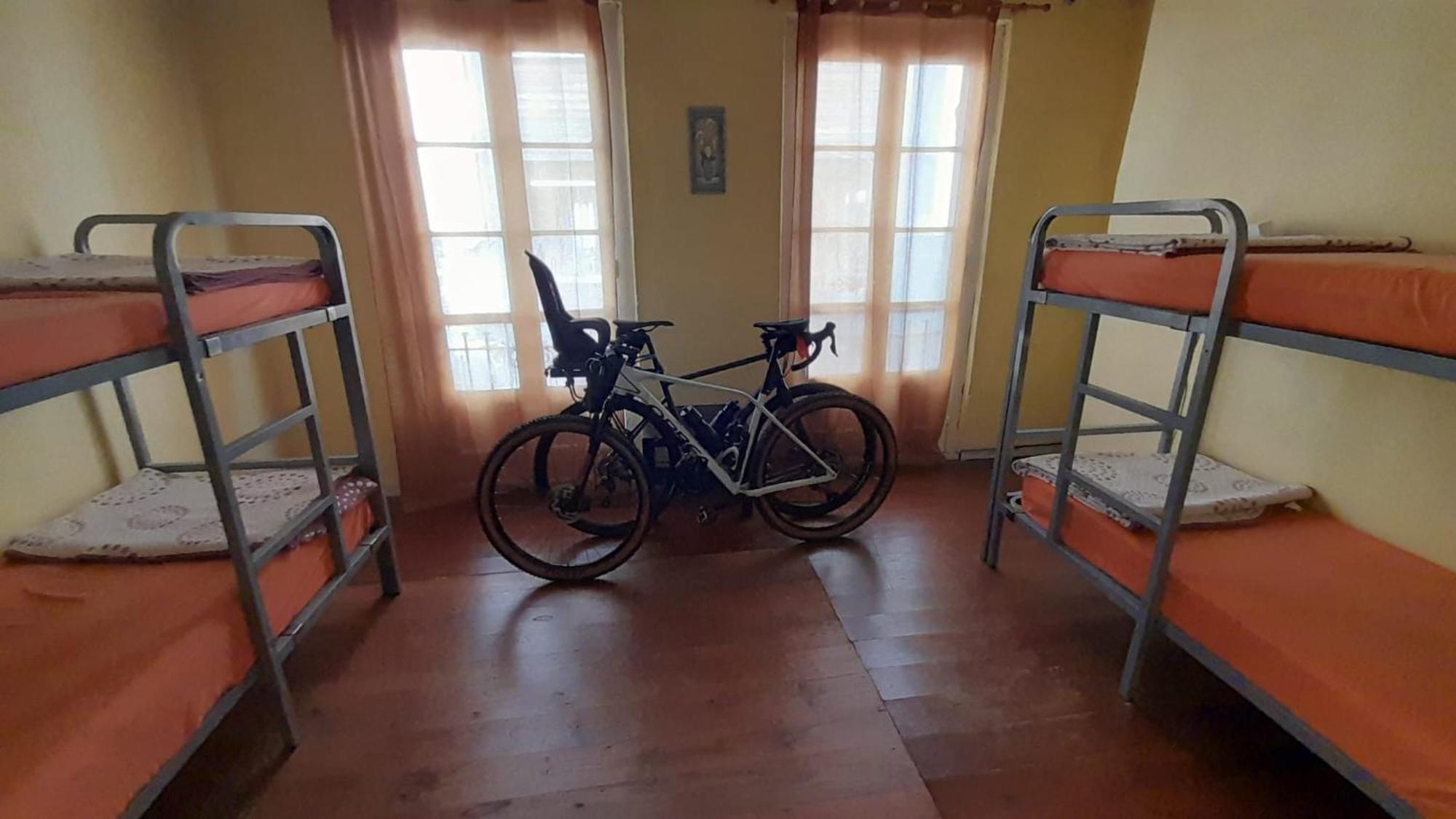 Casa De Peregrinos La Concha II Hostel กูดีเยโร ภายนอก รูปภาพ